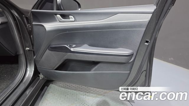 Kia K5 (III) 2.0 Prestige 2021 — фото 24