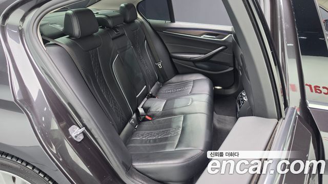 BMW 5 Series (G30) 530i Luxury Plus 2018 — фото 16
