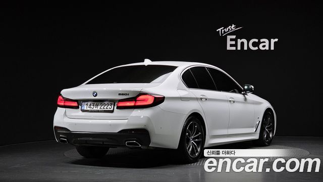 BMW 5 Series (G30) 520i M Sport 2023 — фото 2
