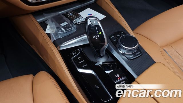 BMW 5 Series (G30) 520i M Sport 2023 — фото 9