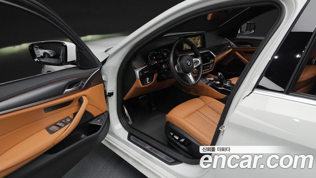 BMW 5 Series (G30) 520i M Sport 2023 — фото 10