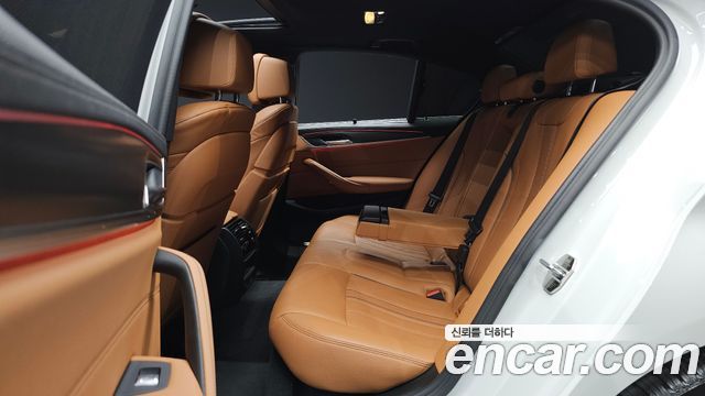 BMW 5 Series (G30) 520i M Sport 2023 — фото 11