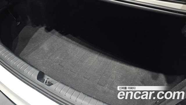 Kia K5 (II) 2.0 Prestige 2020 — фото 20