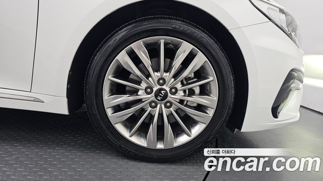 Kia K5 (II) 2.0 Prestige 2020 — фото 21