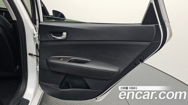 Kia K5 (II) 2.0 Prestige 2020 — фото 25