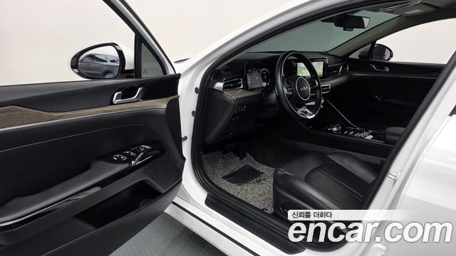 Kia K5 (III) 2.0 Noblesse 2023 — фото 10