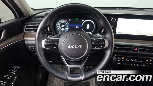 Kia K5 (III) 2.0 Noblesse 2023 — фото 13