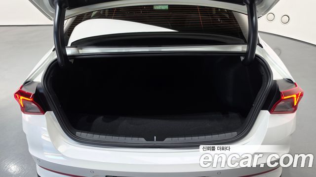 Kia K5 (III) 2.0 Noblesse 2023 — фото 16