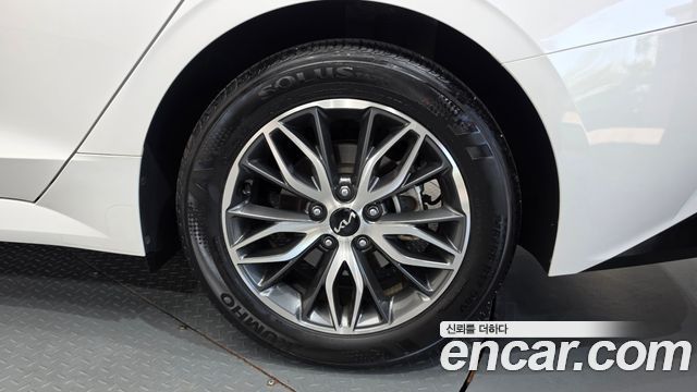 Kia K5 (III) 2.0 Noblesse 2023 — фото 21
