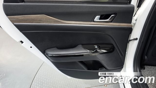 Kia K5 (III) 2.0 Noblesse 2023 — фото 25
