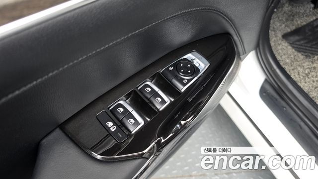 Kia K5 (III) 2.0 Noblesse 2023 — фото 30