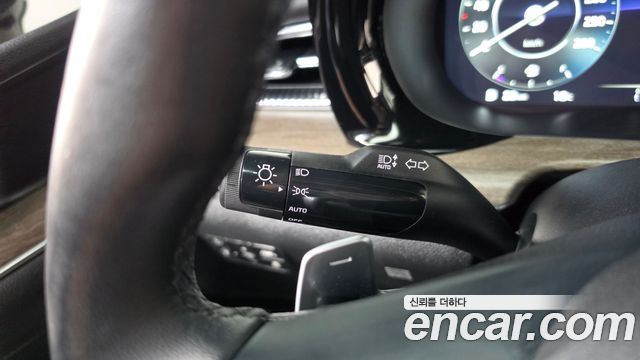 Kia K5 (III) 2.0 Noblesse 2023 — фото 33