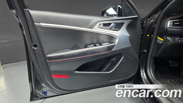 Genesis G70 2.0T Sport Package 2018 — фото 30