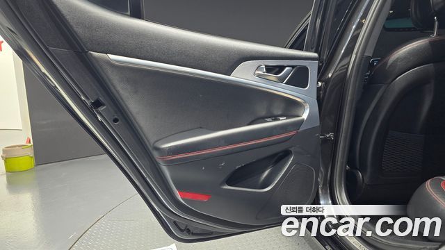 Genesis G70 2.0T Sport Package 2018 — фото 31