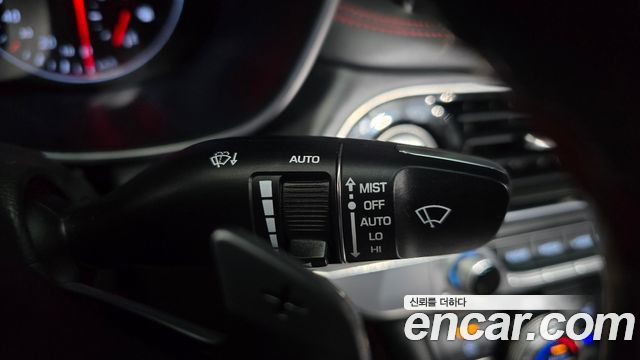 Genesis G70 2.0T Sport Package 2018 — фото 33