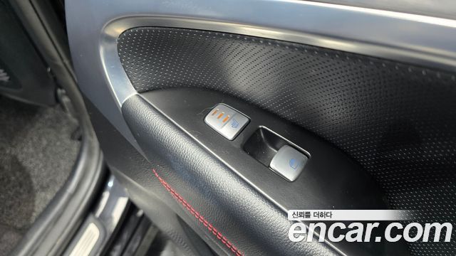 Genesis G70 2.0T Sport Package 2018 — фото 34