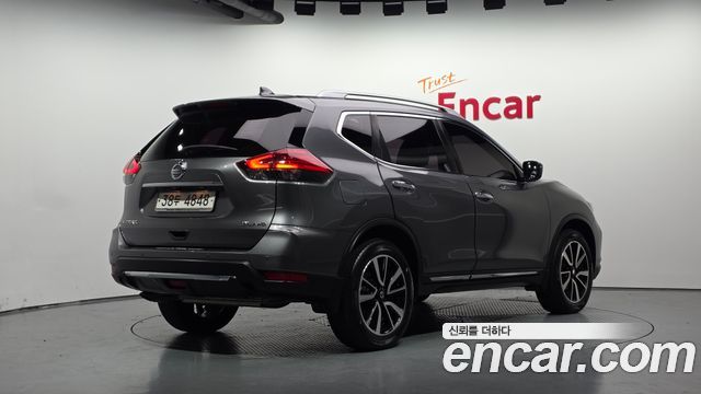 Nissan X-Trail 2.5 Tech 4WD 2018 — фото 2