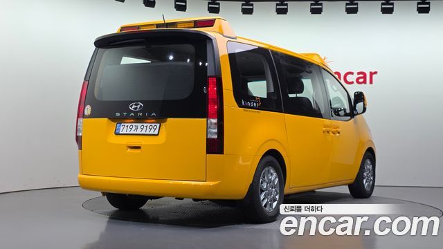 Hyundai Staria L3.5  Kinder Safety Car 15-Seater 2024 — фото 2