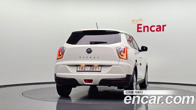 KG Mobility (SsangYong) Tivoli VX 2WD 2015 — фото 4
