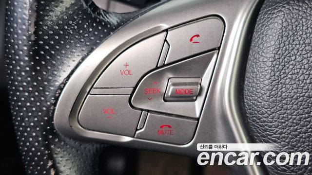 KG Mobility (SsangYong) Tivoli VX 2WD 2015 — фото 16