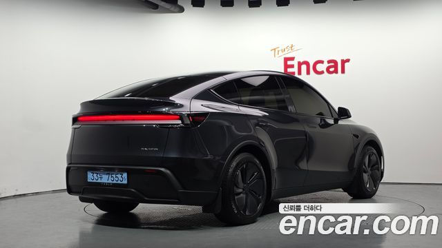 Tesla Model Y Long Range AWD 2025 — фото 2
