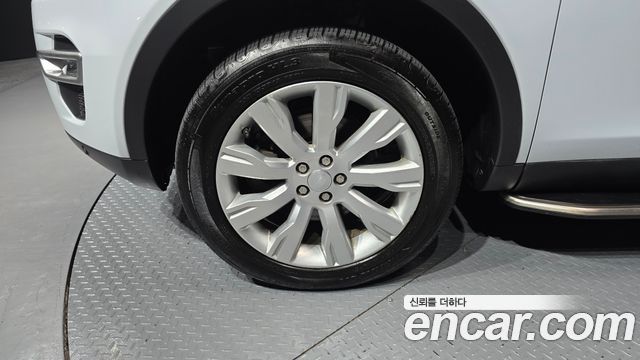 Land Rover Discovery Sport 2.0 TD4 HSE Luxury 2016 — фото 5