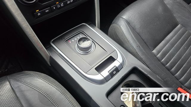Land Rover Discovery Sport 2.0 TD4 HSE Luxury 2016 — фото 9
