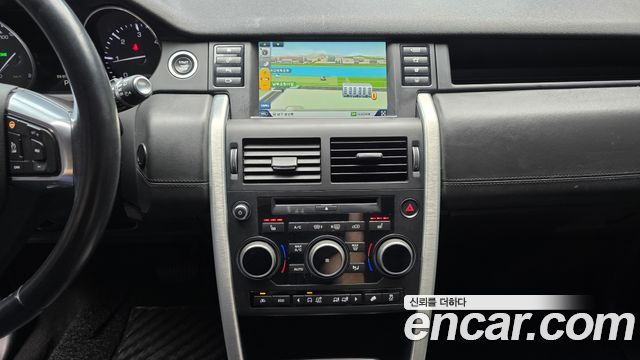 Land Rover Discovery Sport 2.0 TD4 HSE Luxury 2016 — фото 14