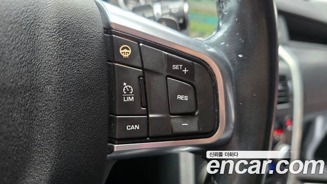 Land Rover Discovery Sport 2.0 TD4 HSE Luxury 2016 — фото 17