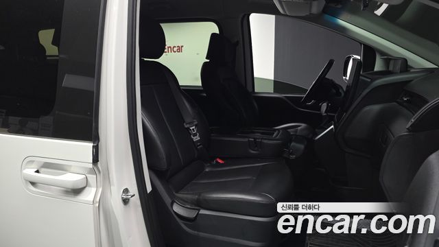 Hyundai Staria Tourer 11-Seater Modern 2023 — фото 12