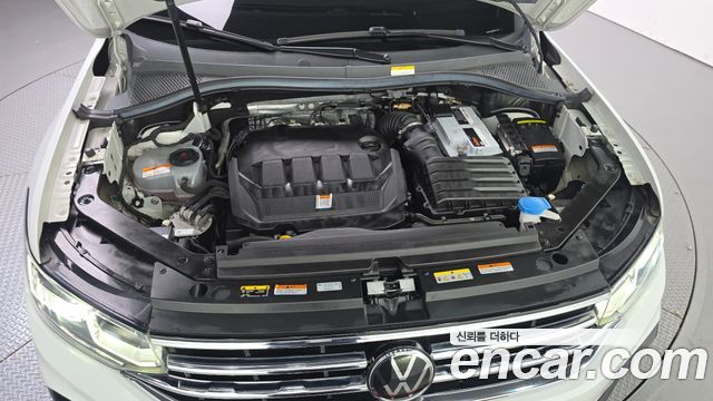 Volkswagen Tiguan (II) 2.0 TDI Premium 2022 — фото 6