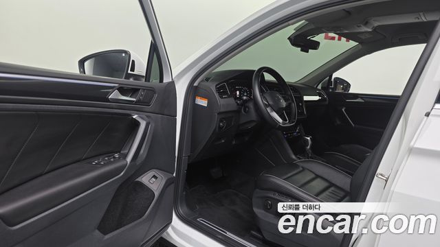 Volkswagen Tiguan (II) 2.0 TDI Premium 2022 — фото 10