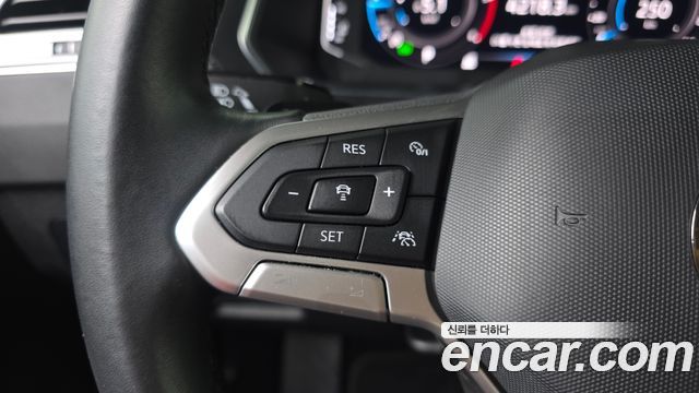 Volkswagen Tiguan (II) 2.0 TDI Premium 2022 — фото 13