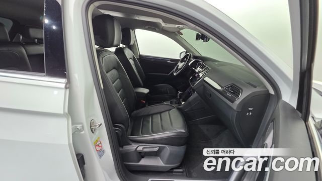 Volkswagen Tiguan (II) 2.0 TDI Premium 2022 — фото 26