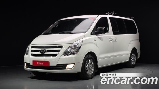 Hyundai Grand Starex 12-Seater Wagon Smart