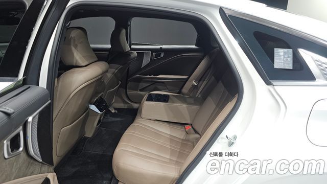 Kia K8 2.5 Gasoline 2WD Noblesse 2022 — фото 11