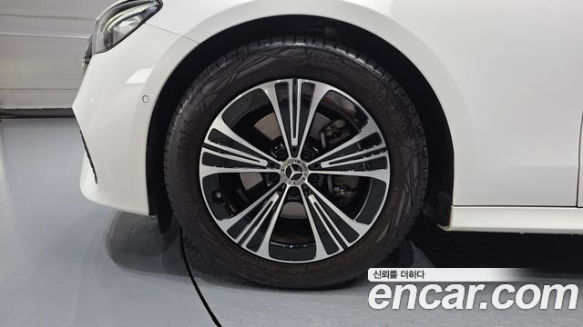 Mercedes-Benz E-Class (W214) E200 Avantgarde 2025 — фото 5