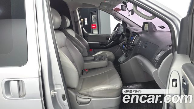 Hyundai Grand Starex 3-Seater VAN Smart 2018 — фото 11
