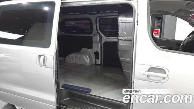Hyundai Grand Starex 3-Seater VAN Smart 2018 — фото 12