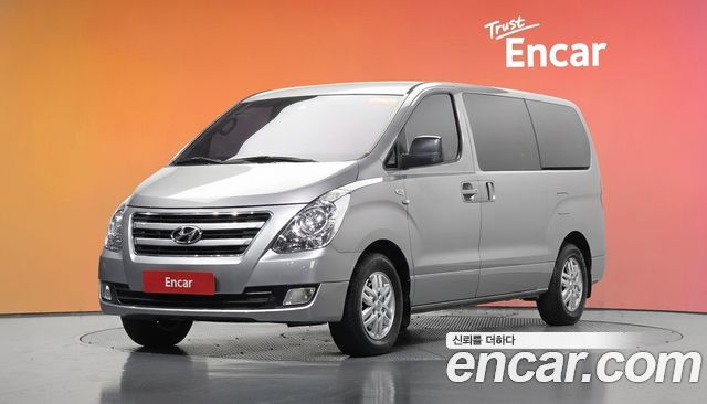 Hyundai Grand Starex 3-Seater VAN Smart