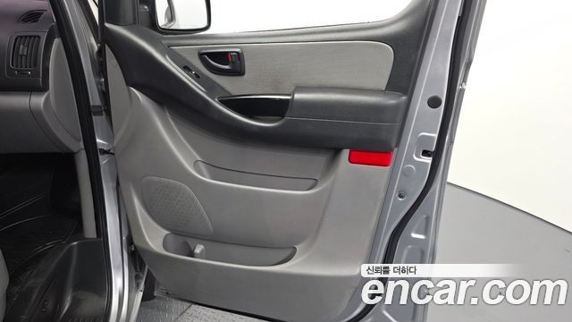 Hyundai Grand Starex 3-Seater VAN Smart 2018 — фото 24
