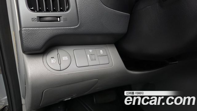Hyundai Grand Starex 3-Seater VAN Smart 2018 — фото 30