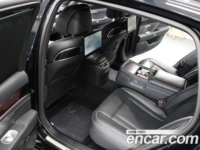 Genesis G90 (RS4) Gasoline 3.5 Turbo 2WD 2022 — фото 16