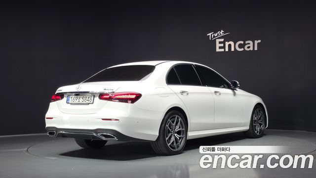 Mercedes-Benz E-Class (W213) E220d 4MATIC AMG Line 2022 — фото 2