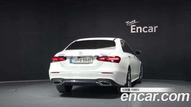 Mercedes-Benz E-Class (W213) E220d 4MATIC AMG Line 2022 — фото 4