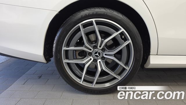 Mercedes-Benz E-Class (W213) E220d 4MATIC AMG Line 2022 — фото 5