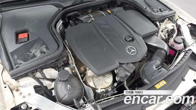Mercedes-Benz E-Class (W213) E220d 4MATIC AMG Line 2022 — фото 6
