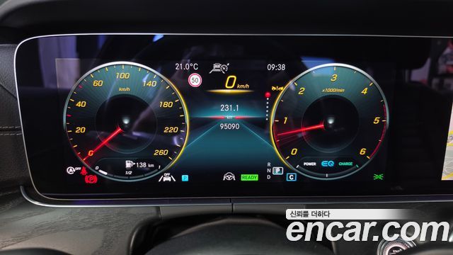 Mercedes-Benz E-Class (W213) E220d 4MATIC AMG Line 2022 — фото 8