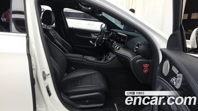 Mercedes-Benz E-Class (W213) E220d 4MATIC AMG Line 2022 — фото 11