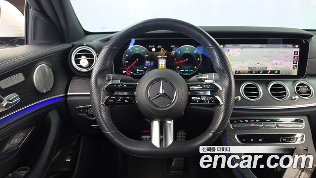 Mercedes-Benz E-Class (W213) E220d 4MATIC AMG Line 2022 — фото 13